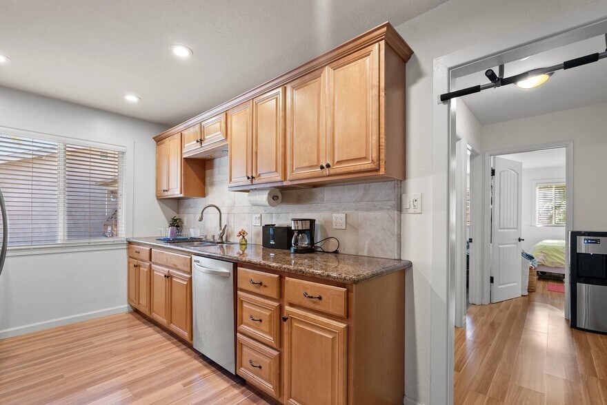 More Photos Of 420 Capitola Road Ext, Santa Cruz Apartments For Sale