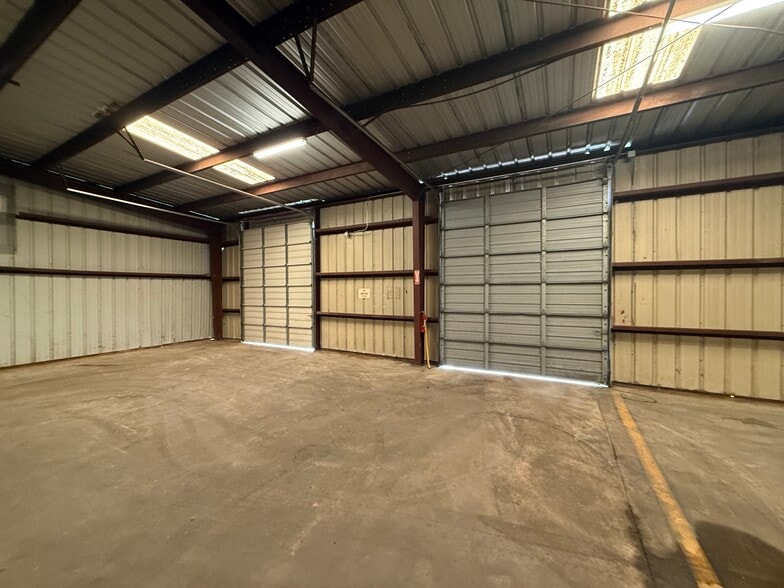 More Photos Of 15046 Grant Rd, Cypress Warehouse For Lease