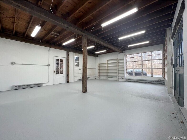 Primary Photo Of 1 Union School Rd, Montgomery Veterinarian Kennel For Lease