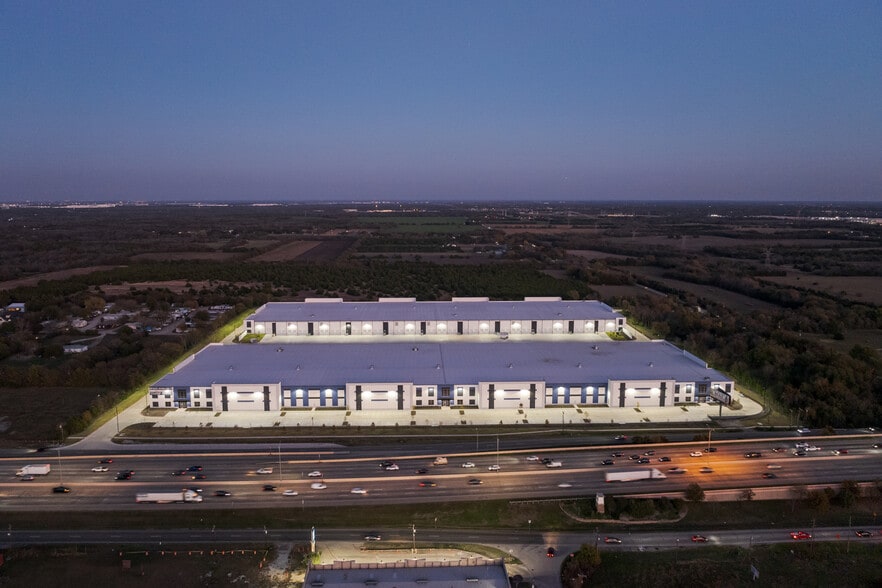 More Photos Of 1800 South I-35E Hwy, Lancaster Industrial For Lease