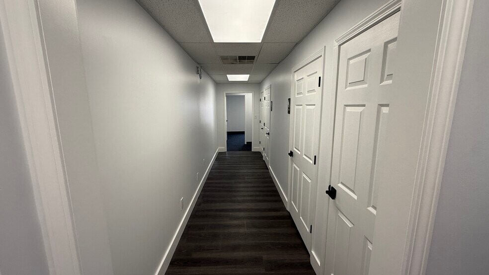 More Photos Of 11801 Brinley Ave, Louisville Medical For Lease