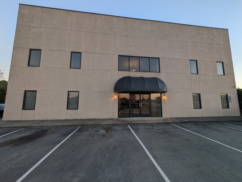 Primary Photo Of 4065 Powhatan Rd, Clayton Office For Lease