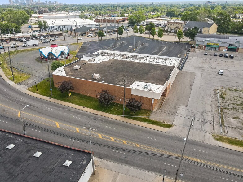 More Photos Of 3475 Ridge Rd, Cleveland Skating Rink For Sale
