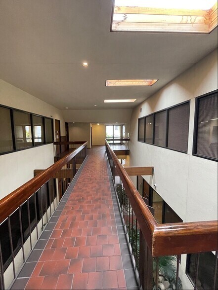 More Photos Of 4040 Vineland Ave, Studio City Office For Lease