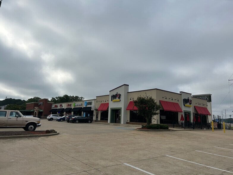More Photos Of 1040 Highway 49 S, Richland Storefront For Lease