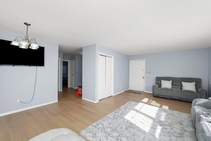 More Photos Of 1905-1913 Saint Charles Rd, Maywood Apartments For Sale