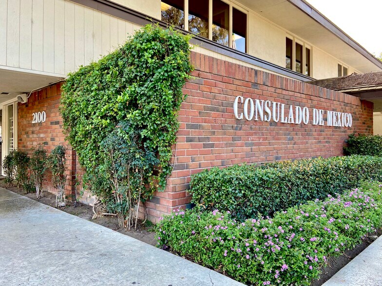 Primary Photo Of 2100 E 4th St, Santa Ana Office For Sale