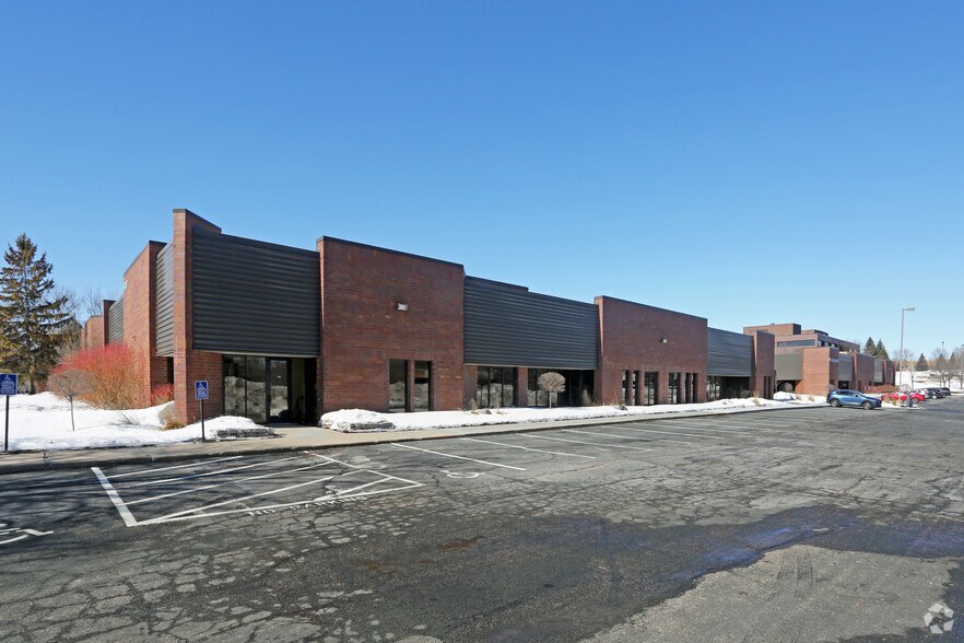 More Photos Of 10340 Viking Dr, Eden Prairie Showroom For Lease