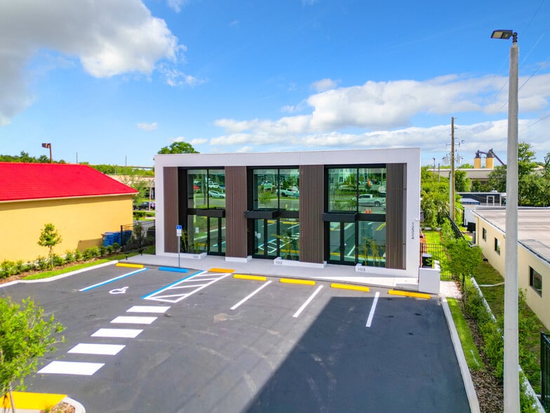 More Photos Of 12324 W Colonial Dr, Winter Garden Storefront Retail Office For Lease