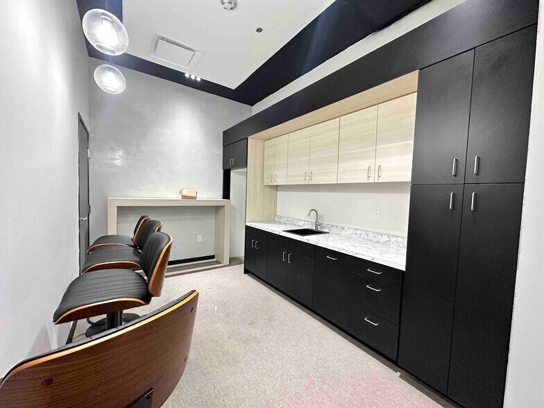 More Photos Of 3174 Ridge Rd, McKinney Medical For Sale