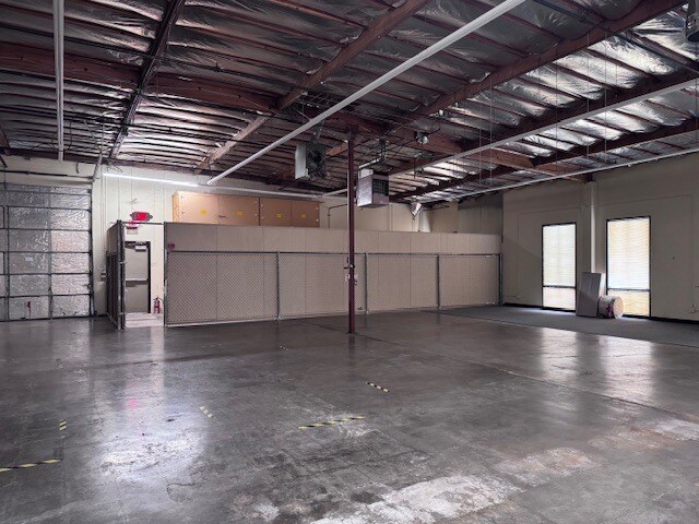 More Photos Of 1941-1945 Las Plumas Ave, San Jose Warehouse For Sale