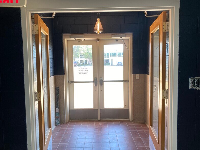More Photos Of 2801 Duniven Cir, Amarillo Light Distribution For Lease