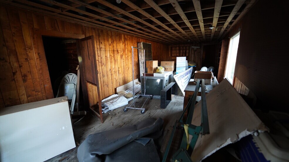 More Photos Of 477 Lytton St, Troutman Manufacturing For Sale