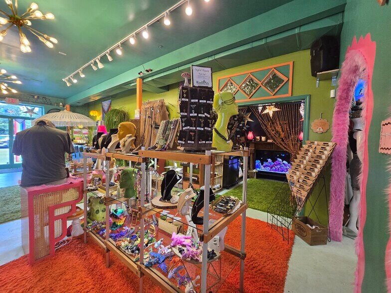 More Photos Of 142 N Main St, Waynesville Storefront Retail Office For Sale