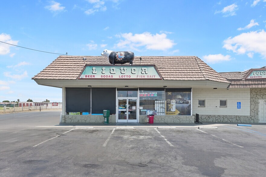 More Photos Of 44 N 19 1/2 Ave, Lemoore Restaurant For Sale
