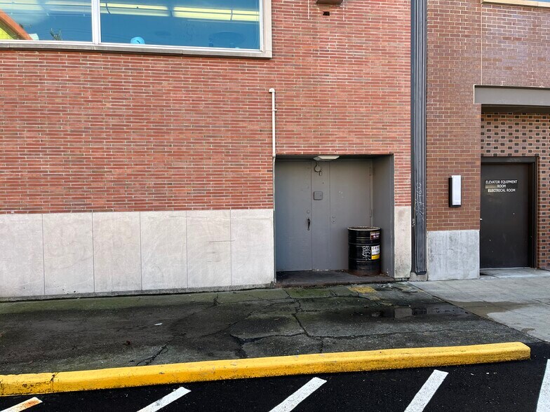 More Photos Of 2012-2016 NW Market St, Seattle Office For Sale