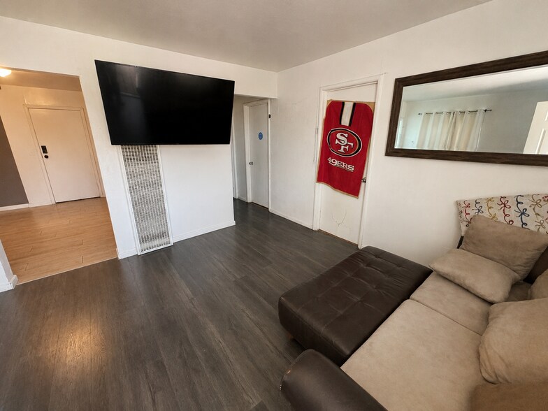 More Photos Of 4630 13th Ave, Sacramento Apartments For Sale