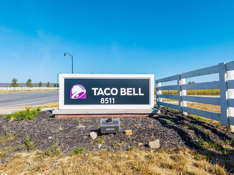 More Photos Of 8511 Smiths Mill Rd, New Albany Fast Food For Sale