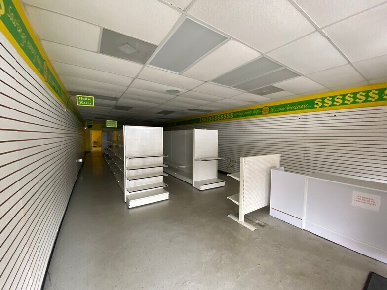 More Photos Of 1520 E Greenville St, Anderson Freestanding For Lease