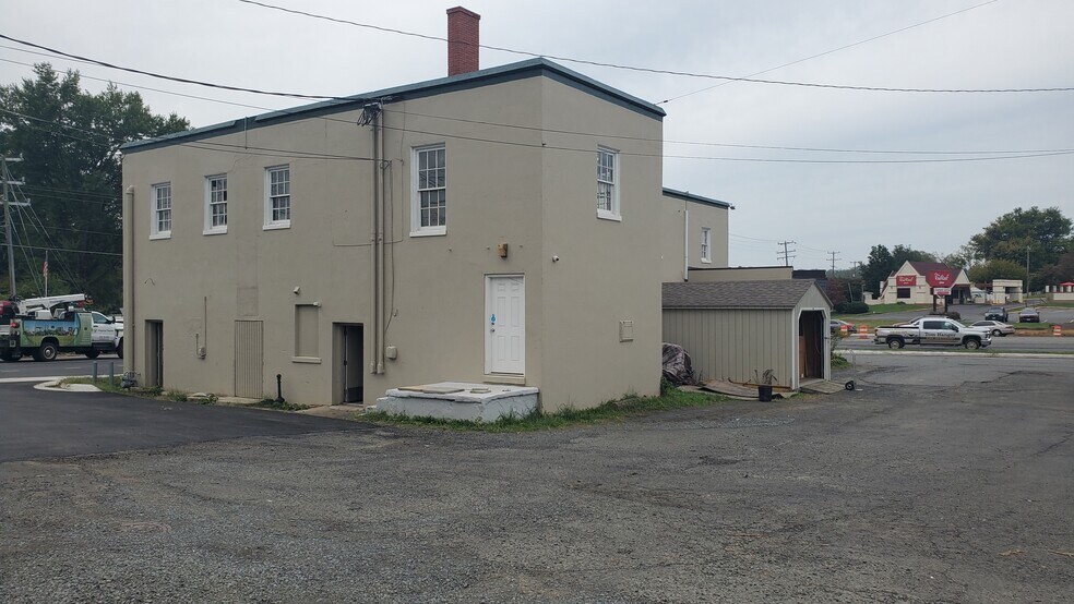 More Photos Of 5 Broadview Ave, Warrenton Freestanding For Lease