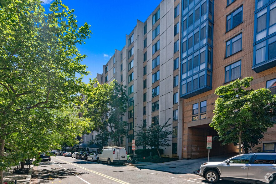 More Photos Of 1440 N St NW, Washington Apartments For Lease