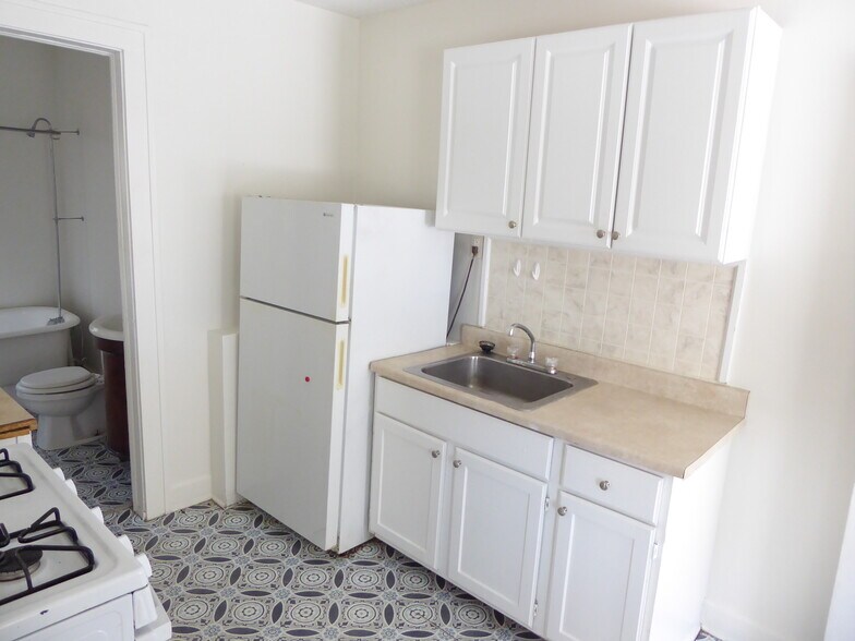 More Photos Of 1327 W 67th St, Cleveland Apartments For Sale