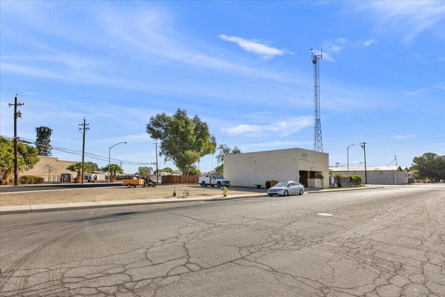 More Photos Of 100 1st St, Coalinga Radio TVTransmission Facilities For Sale