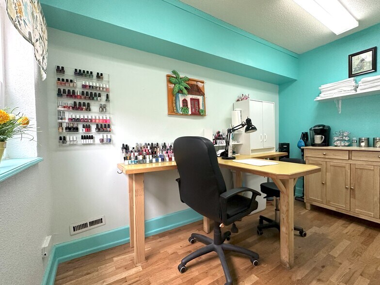 More Photos Of 1809 W Colorado Ave, Colorado Springs Freestanding For Sale