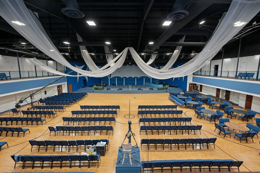 More Photos Of 690 Northland Blvd, Cincinnati Specialty For Sale