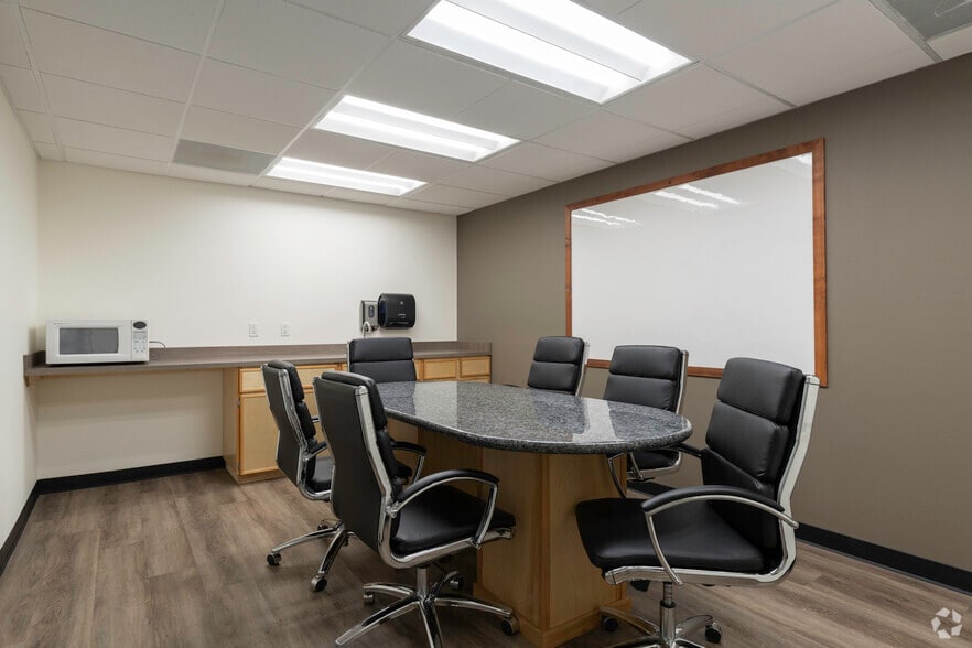 More Photos Of 8755 SW Citizens Dr, Wilsonville Office For Lease