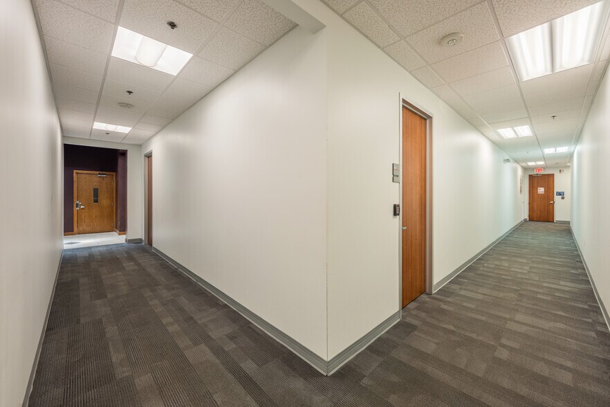 More Photos Of 5555 Northwest Pky, San Antonio Office For Lease