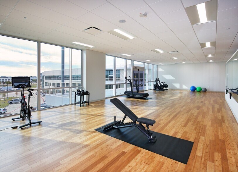 More Photos Of 8560 Belleview Dr, Plano Unknown For Lease