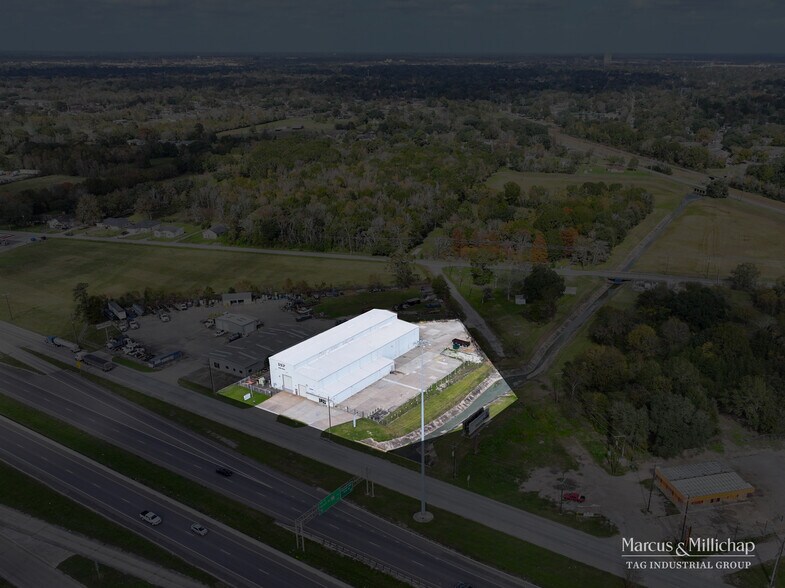 More Photos Of 1490 W Cardinal Dr, Beaumont Warehouse For Sale