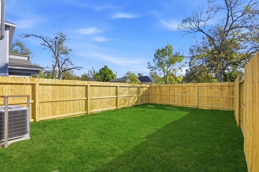 More Photos Of 7958 Henson st, Houston Apartments For Sale