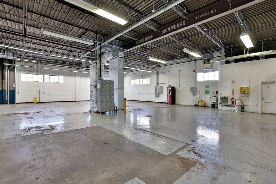 More Photos Of 16 Harrison Ave, Yonkers Warehouse For Lease