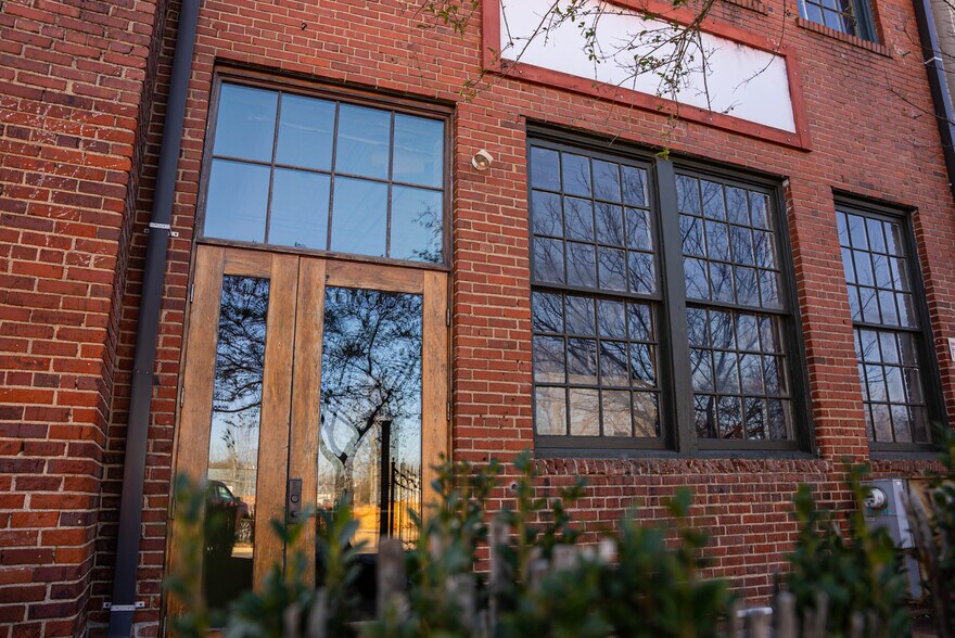 More Photos Of 146 Maxwell Ave, Greenwood Restaurant For Lease