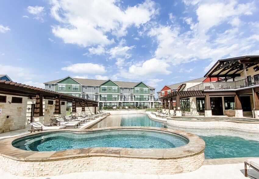 More Photos Of 2888 Nash St, Bryan Apartments For Sale