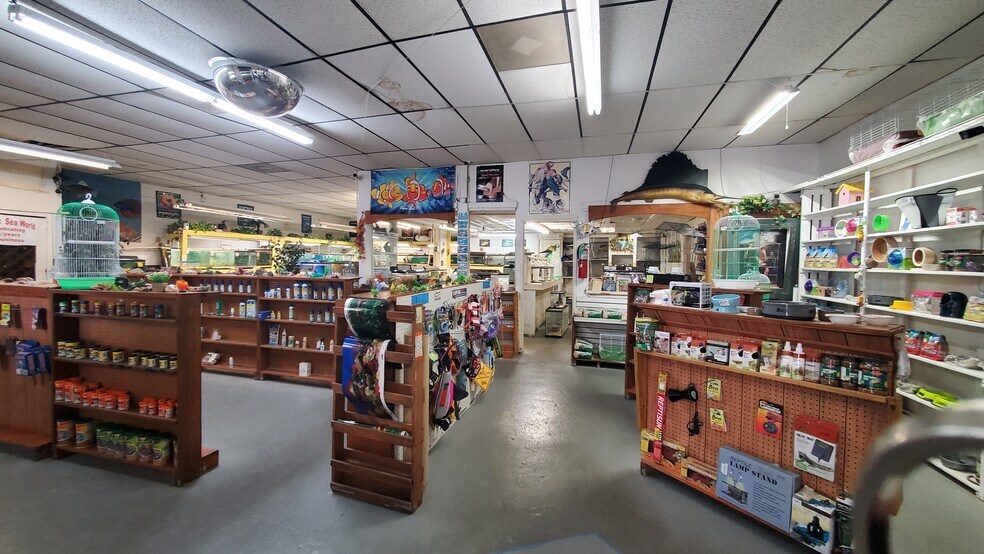 More Photos Of 217 Highway 51 N, Covington General Retail For Sale