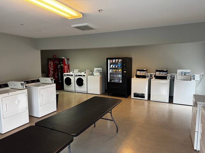 More Photos Of 1325 S Lillian Ave, Bolivar Apartments For Sale