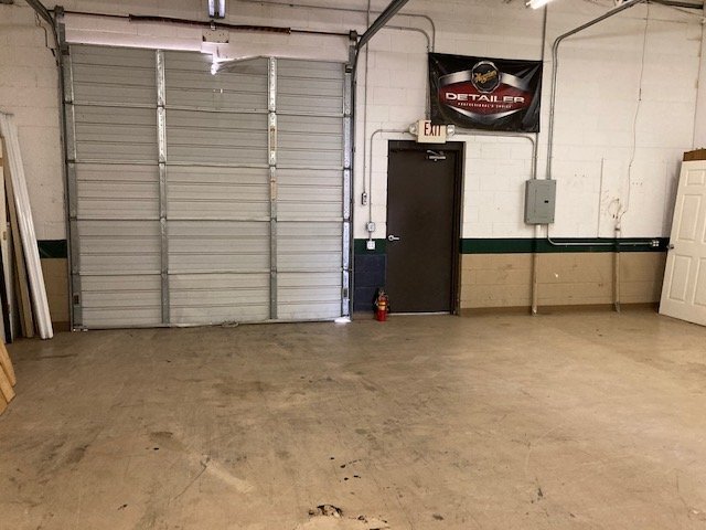 More Photos Of 2511 Riverside Dr, Chattanooga Showroom For Lease