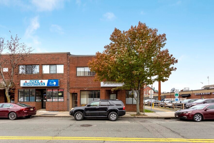 More Photos Of 105-109 Ferry St, Malden Office For Lease