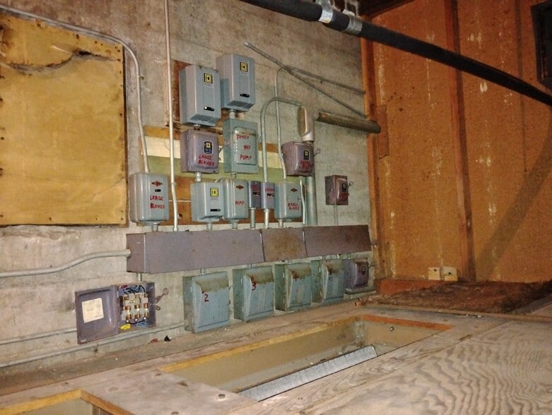 More Photos Of 906 Elm St, Coffeyville Religious Facility For Sale