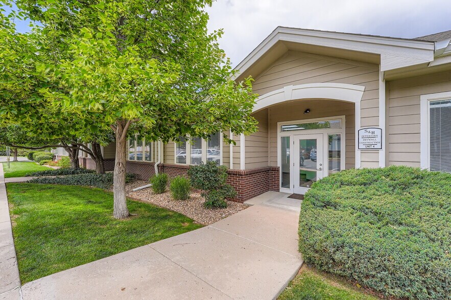 More Photos Of 2220 S Fraser St, Aurora Office For Sale