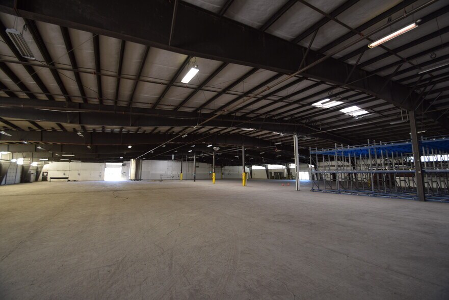 More Photos Of 812 C St, Culver Distribution For Sale