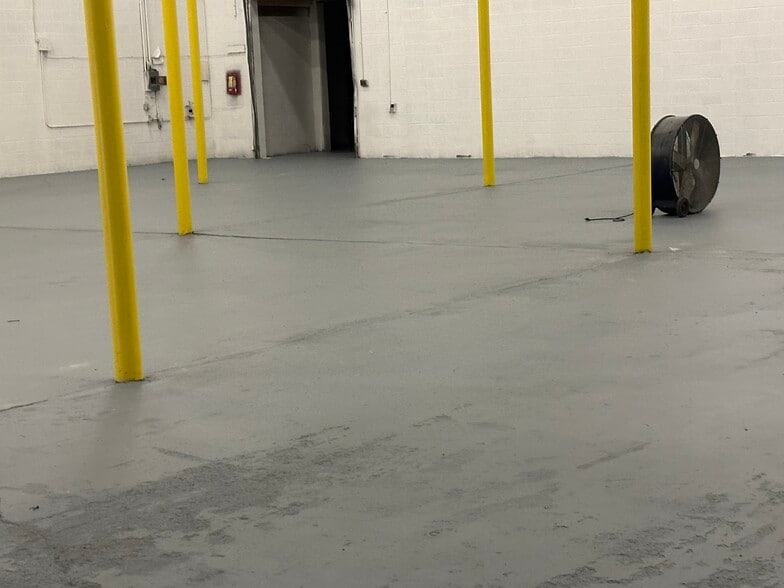 More Photos Of 1201 E 18th St, Owensboro Service For Lease