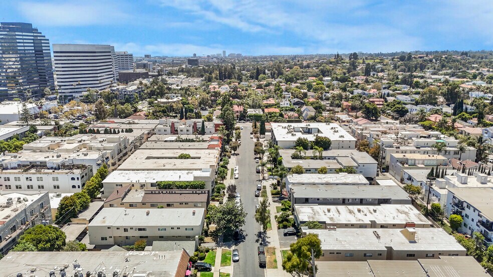 More Photos Of 11943 Kiowa Ave, Los Angeles Apartments For Sale