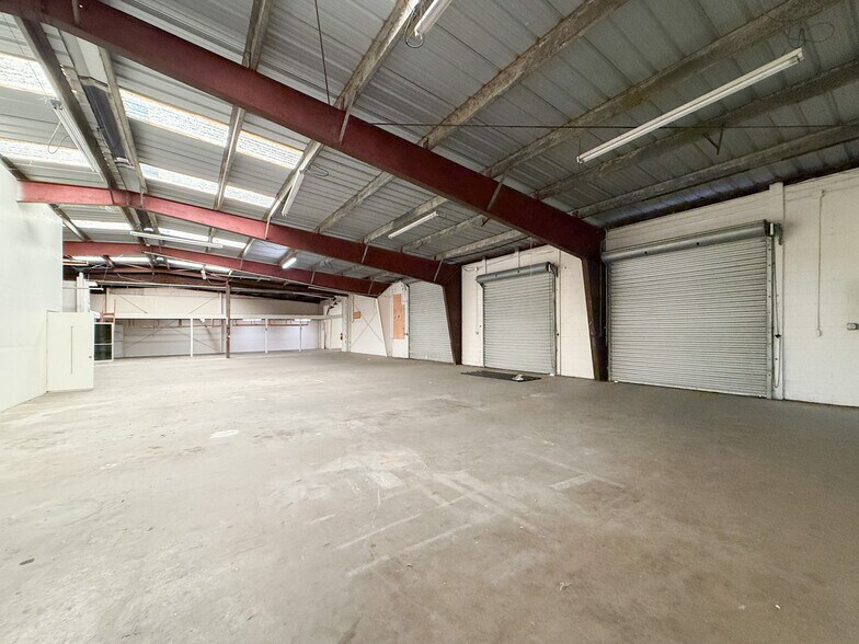More Photos Of 1120 Lafayette St, Gretna Showroom For Lease
