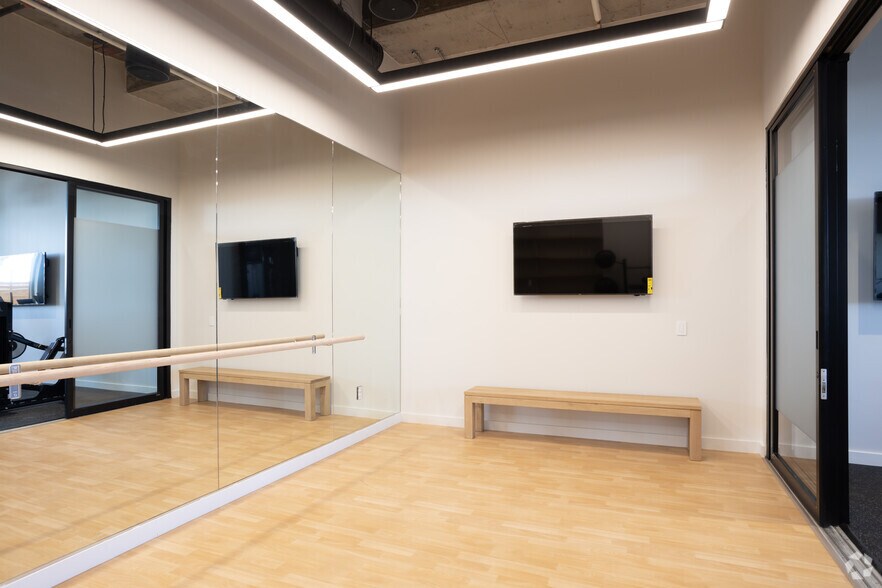 More Photos Of 3232 E Cesar Chavez St, Austin Office For Lease