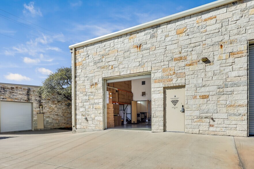 More Photos Of 2000 Windy Ter, Cedar Park Warehouse For Sale