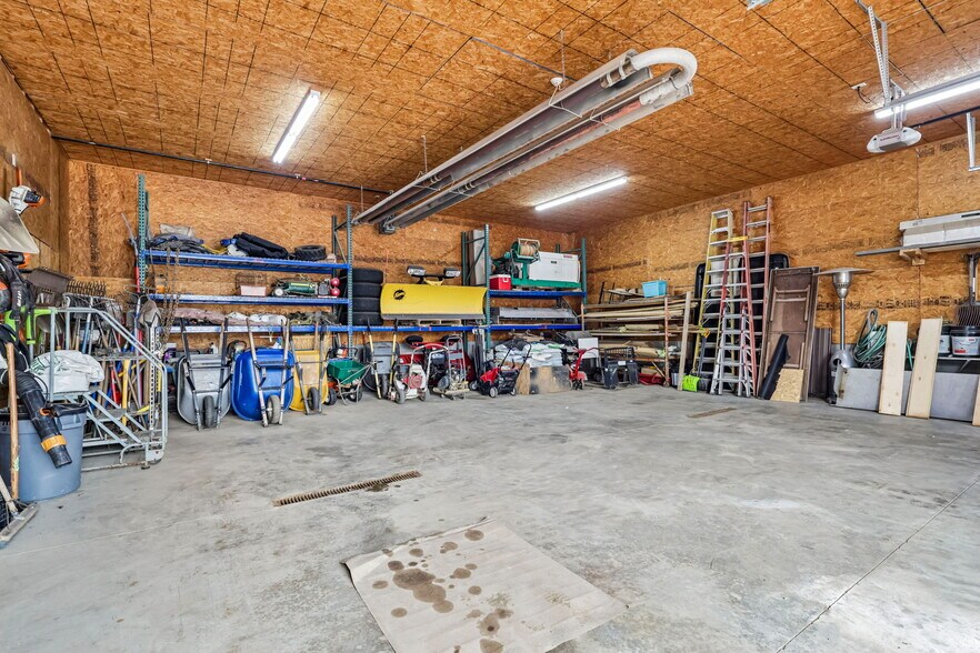 More Photos Of 3220 McCartney Rd, Youngstown General Retail For Sale